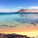 Punta Est - Trilo Corbezzolo Vista Incantevole Lägenhet *